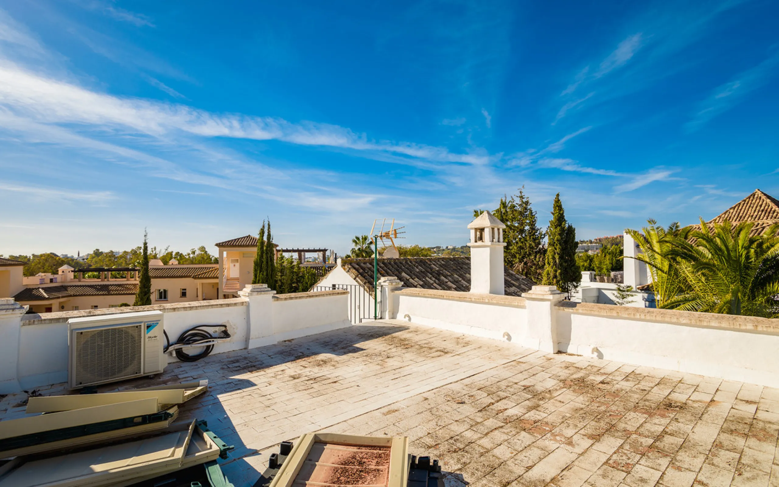 House - Townhouse в продаже в Marbella, Málaga. В доме 2 спален и 2 ванных комнат. Площадь дома 140 м²