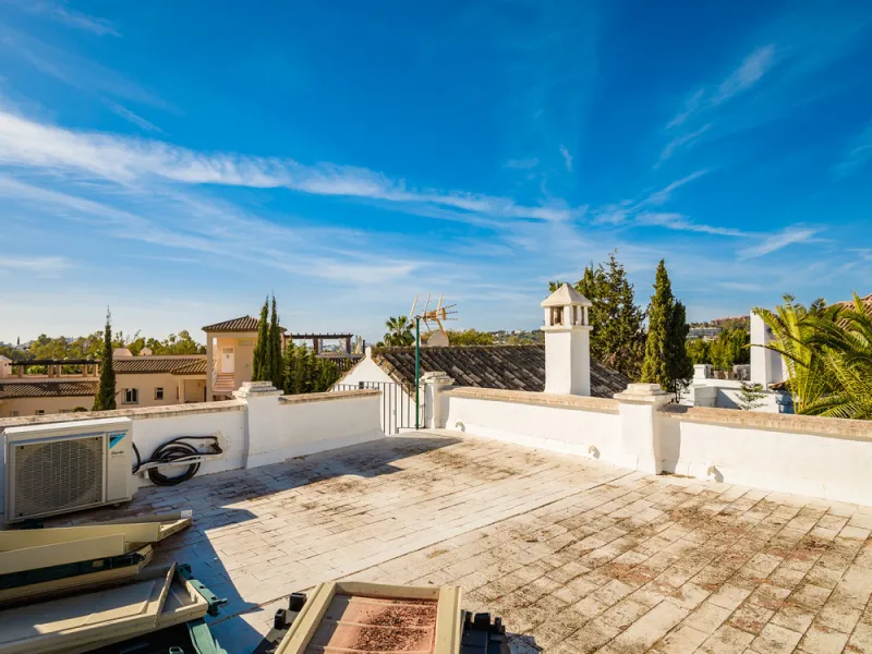 House - Townhouse в продаже в Marbella, Málaga. В доме 2 спален и 2 ванных комнат. Площадь дома 140 м²