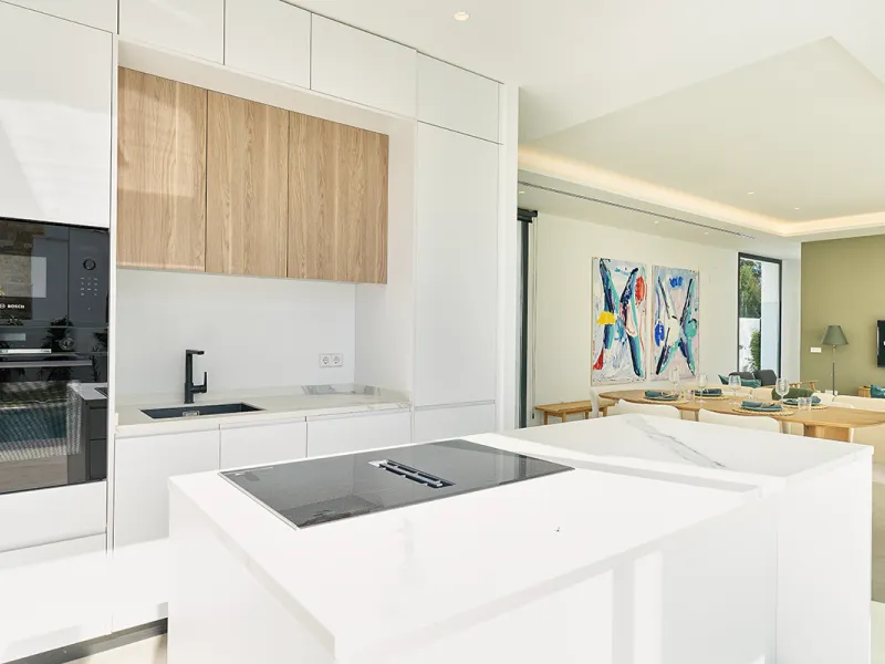 Located in the established residential area of Monte Biarritz, these two contemporary neighbouring villas offer modern Mediterranean living in a quiet yet highly connected setting between Marbella and Estepona. Designed with clean architectural lines and 