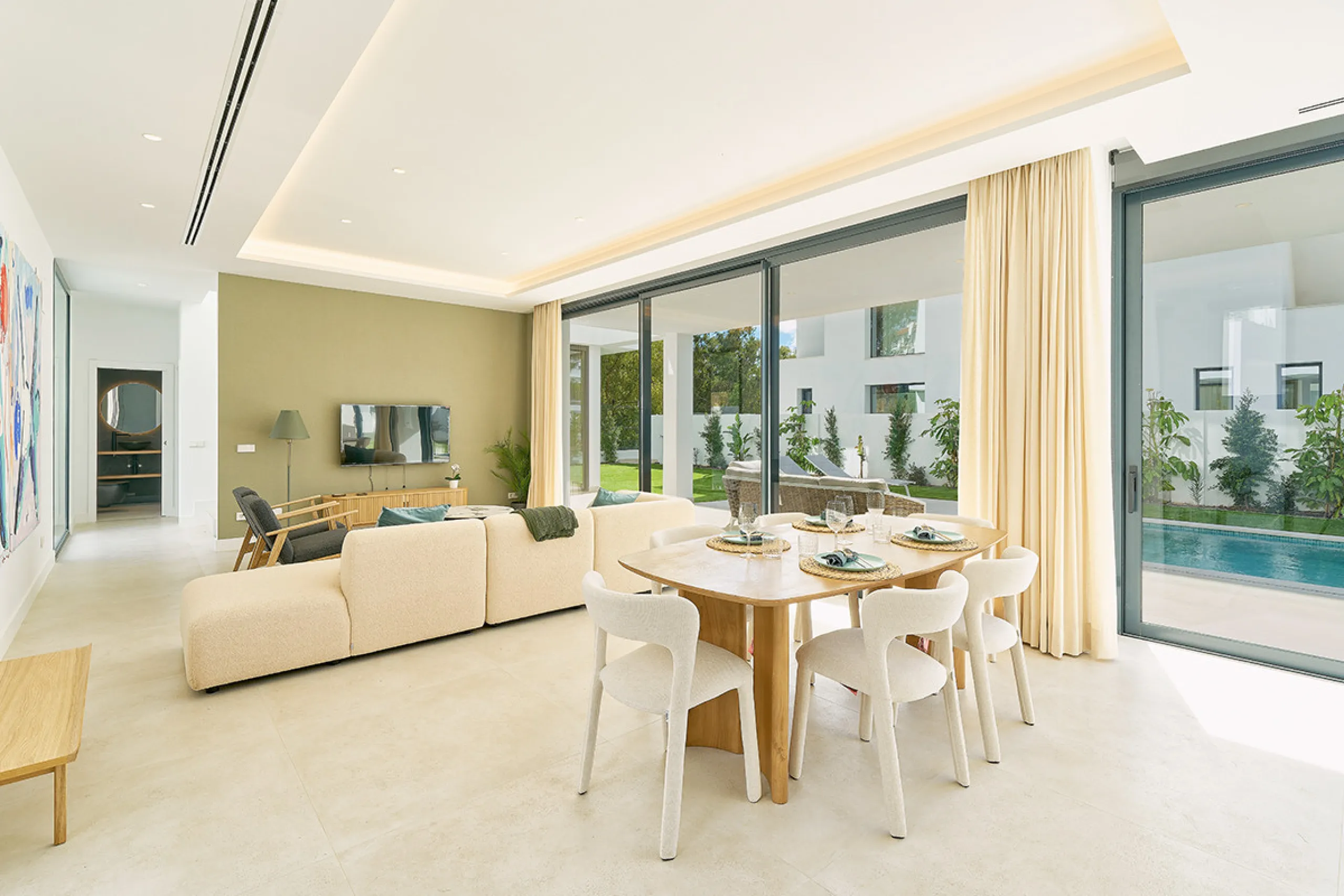 Located in the established residential area of Monte Biarritz, these two contemporary neighbouring villas offer modern Mediterranean living in a quiet yet highly connected setting between Marbella and Estepona. Designed with clean architectural lines and 