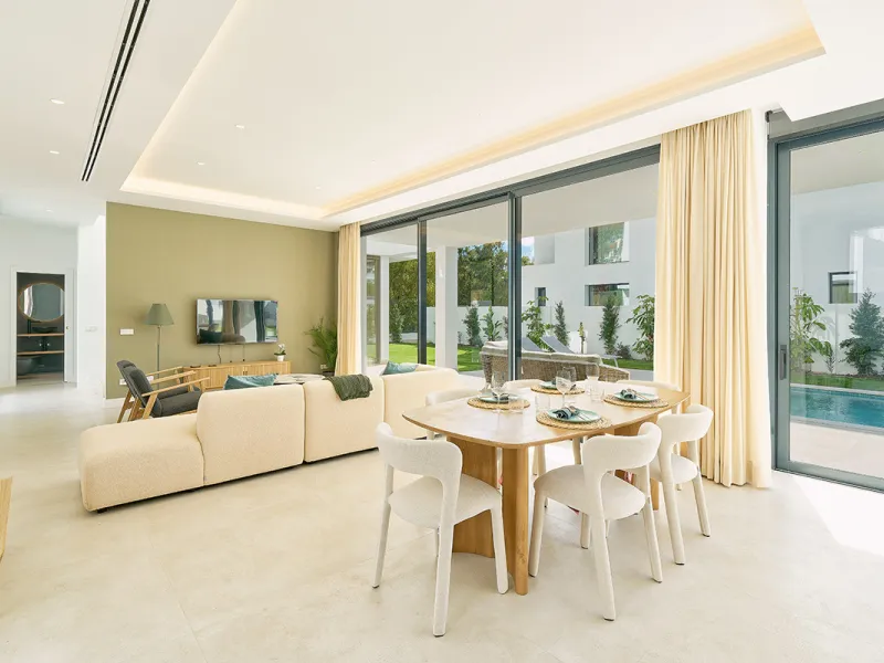 Located in the established residential area of Monte Biarritz, these two contemporary neighbouring villas offer modern Mediterranean living in a quiet yet highly connected setting between Marbella and Estepona. Designed with clean architectural lines and 