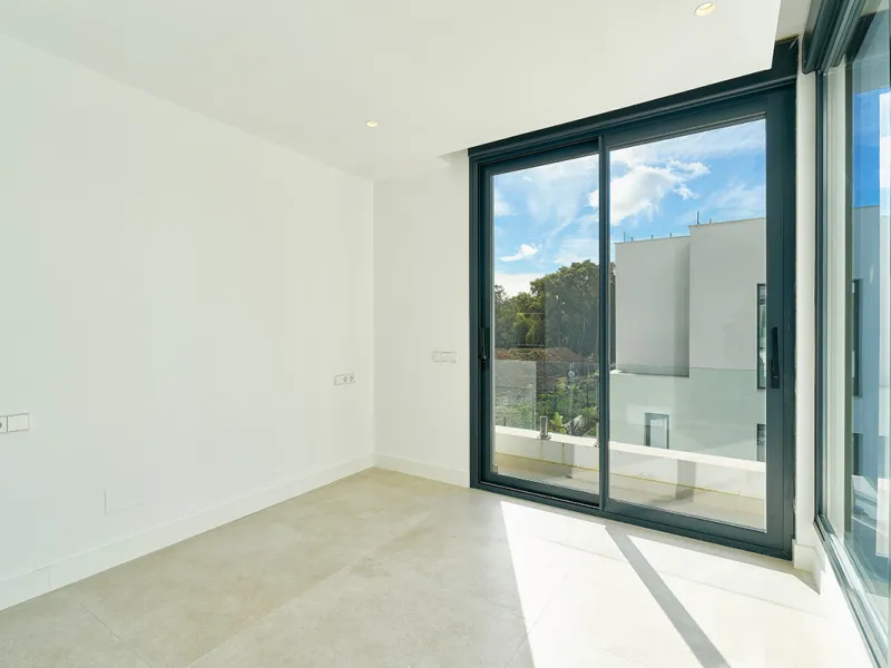 Located in the established residential area of Monte Biarritz, these two contemporary neighbouring villas offer modern Mediterranean living in a quiet yet highly connected setting between Marbella and Estepona. Designed with clean architectural lines and 