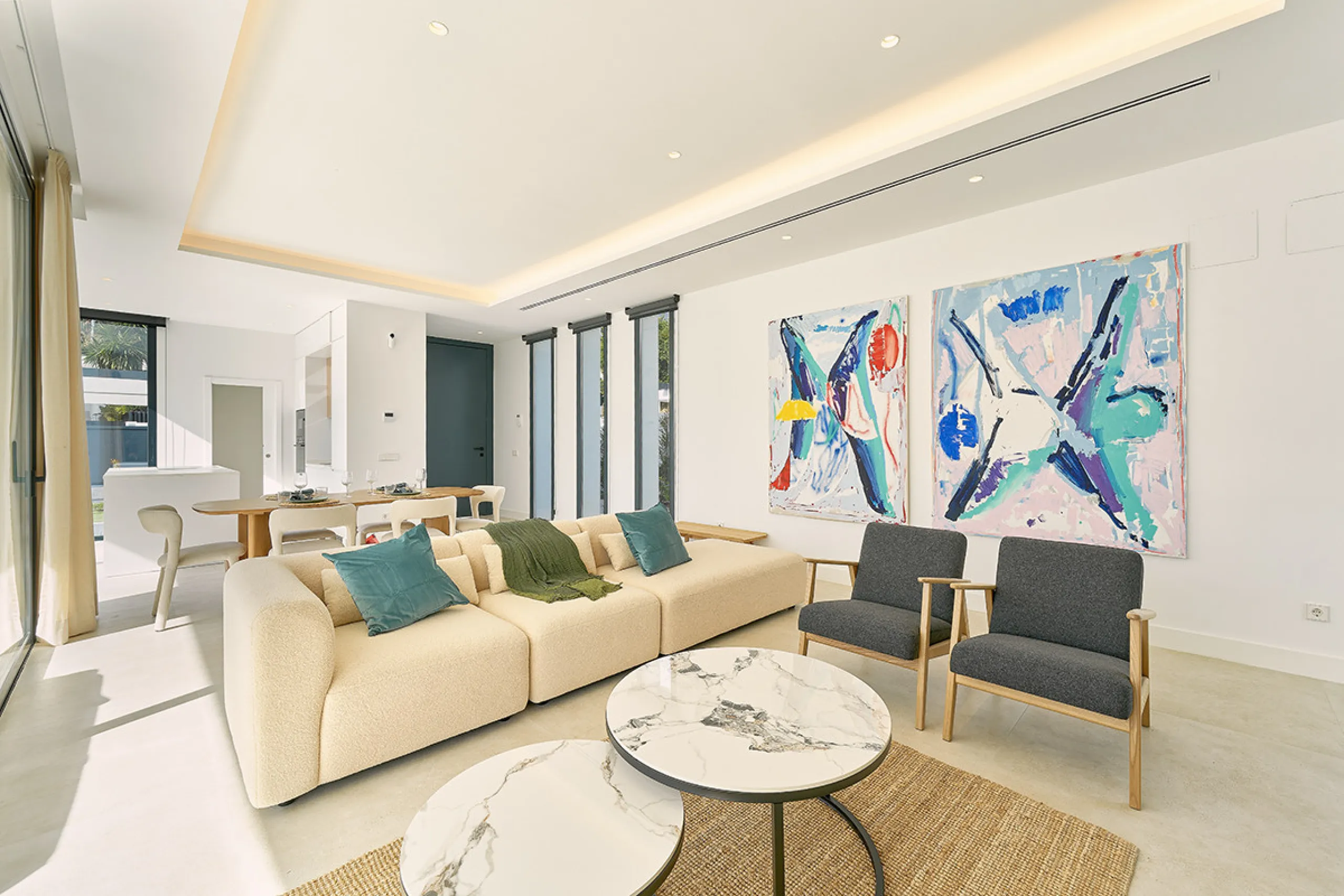 Located in the established residential area of Monte Biarritz, these two contemporary neighbouring villas offer modern Mediterranean living in a quiet yet highly connected setting between Marbella and Estepona. Designed with clean architectural lines and 