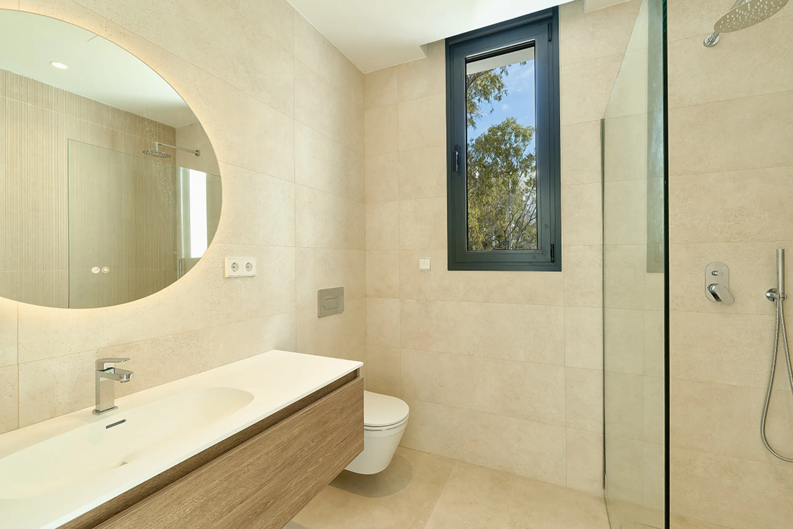 Located in the established residential area of Monte Biarritz, these two contemporary neighbouring villas offer modern Mediterranean living in a quiet yet highly connected setting between Marbella and Estepona. Designed with clean architectural lines and 