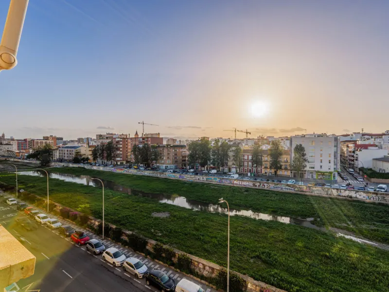 Apartment - Penthouse в продаже в Málaga, Málaga. В доме 3 спален и 1 ванных комнат. Площадь дома 83 м²