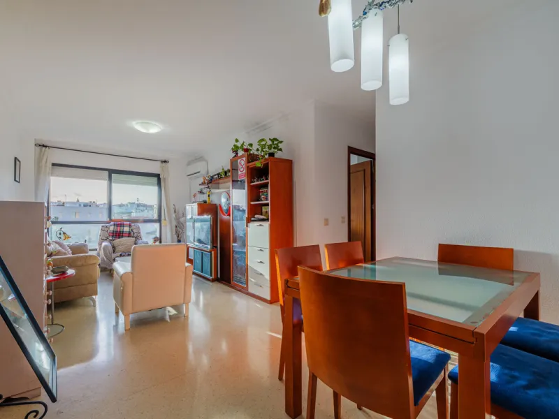 Apartment - Penthouse в продаже в Málaga, Málaga. В доме 3 спален и 1 ванных комнат. Площадь дома 83 м²