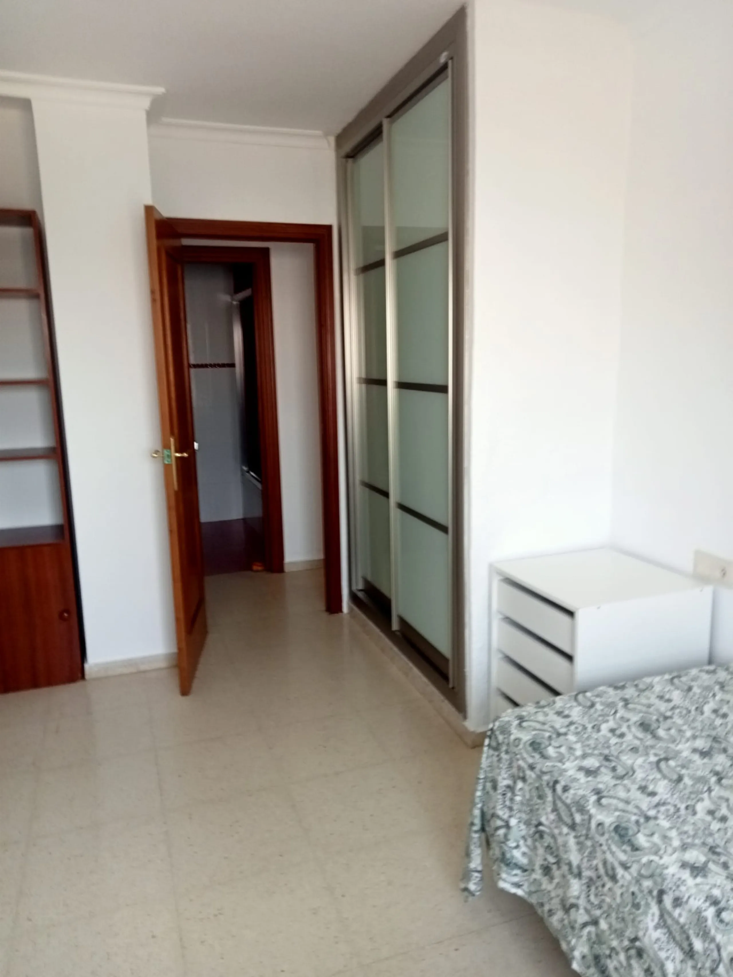 Apartment - Penthouse в продаже в Málaga, Málaga. В доме 3 спален и 1 ванных комнат. Площадь дома 83 м²