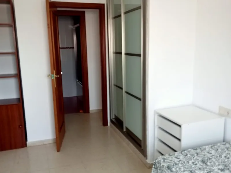 Apartment - Penthouse в продаже в Málaga, Málaga. В доме 3 спален и 1 ванных комнат. Площадь дома 83 м²