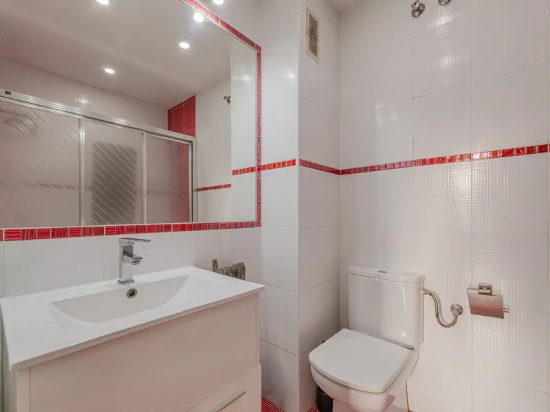 Apartment - Penthouse в продаже в Málaga, Málaga. В доме 3 спален и 1 ванных комнат. Площадь дома 83 м²