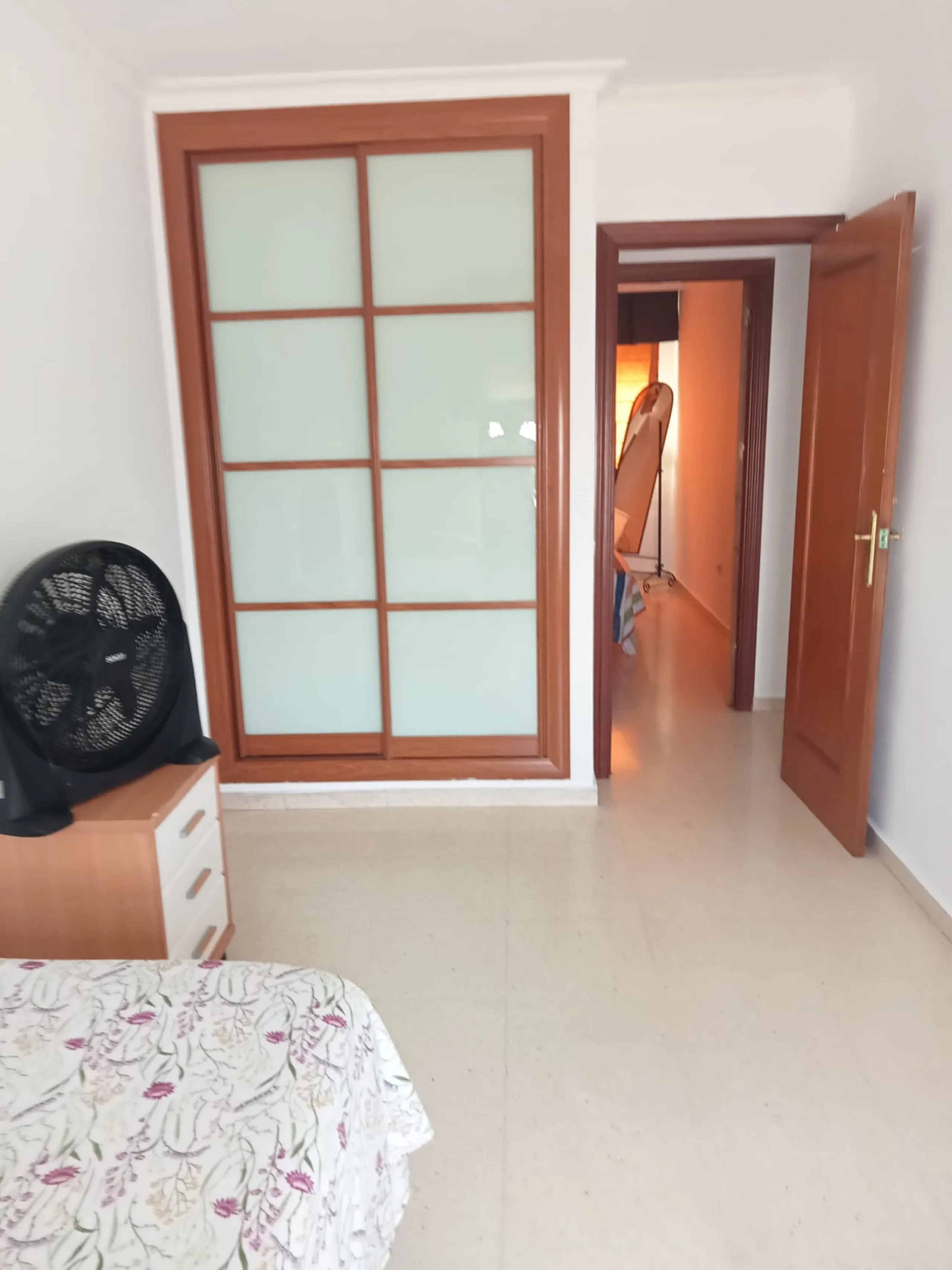 Apartment - Penthouse в продаже в Málaga, Málaga. В доме 3 спален и 1 ванных комнат. Площадь дома 83 м²