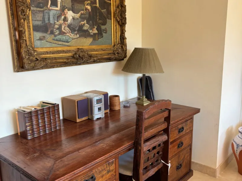 We are delighted to present this fabulous 3 bedroomed South west facing apartment situated on the 3rd floor which is located on the prestigious area of Marbella known as the Golden mile within close proximity to the famous Puente Romano Hotel Resort and w