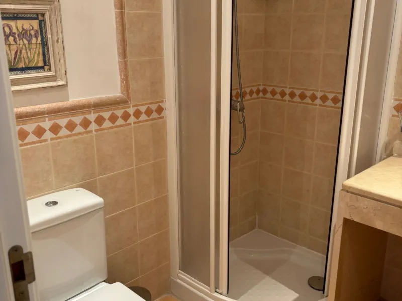 We are delighted to present this fabulous 3 bedroomed South west facing apartment situated on the 3rd floor which is located on the prestigious area of Marbella known as the Golden mile within close proximity to the famous Puente Romano Hotel Resort and w