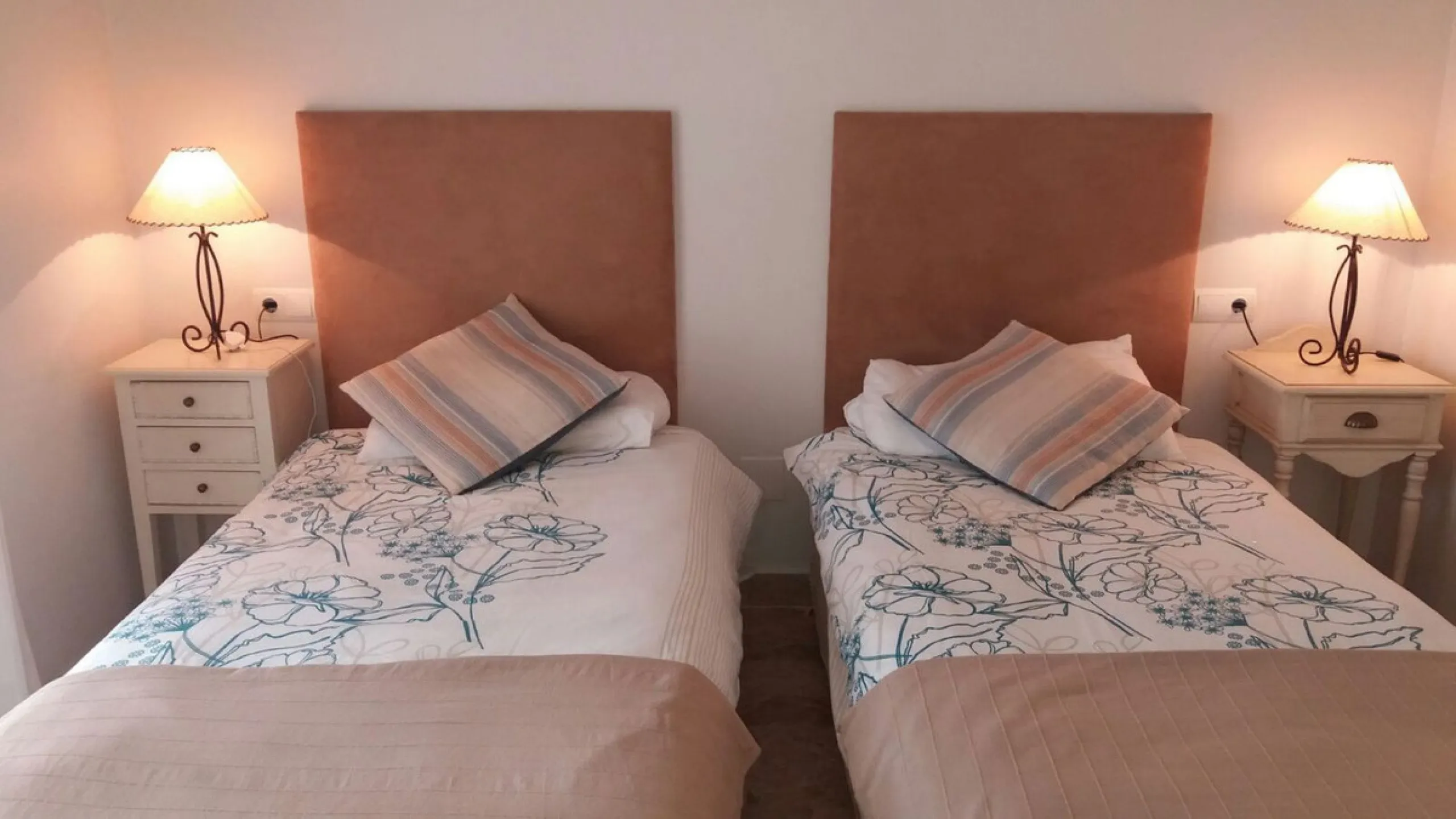 Located on the Beachside of the ever-growing popular San Pedro de Alcantara situated opposite the Gym & Padel Club this is an incredible opportunity to own this fabulous ground floor apartment situated in a prime location approx. 500 metres to the beach, 