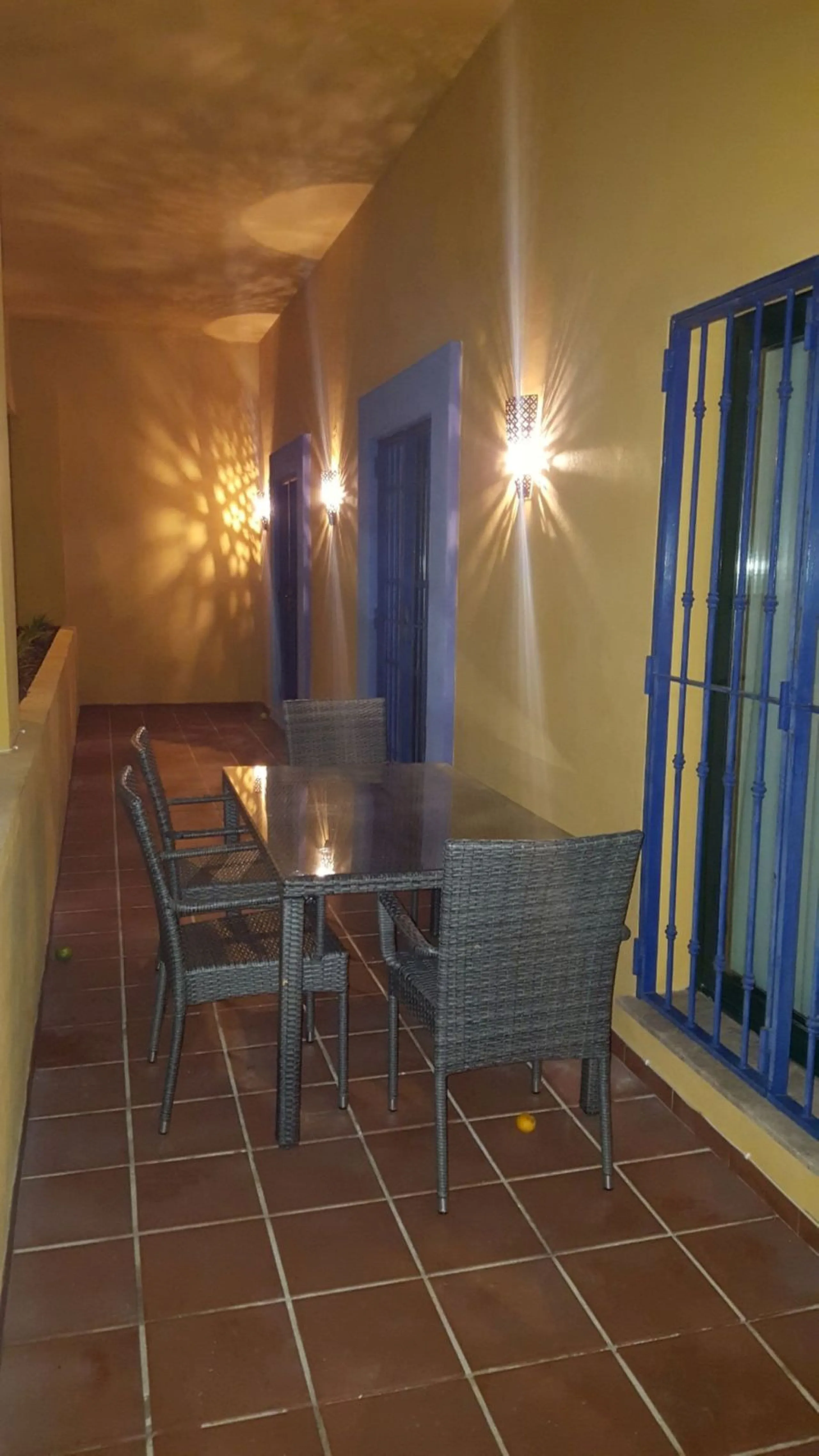 Located on the Beachside of the ever-growing popular San Pedro de Alcantara situated opposite the Gym & Padel Club this is an incredible opportunity to own this fabulous ground floor apartment situated in a prime location approx. 500 metres to the beach, 