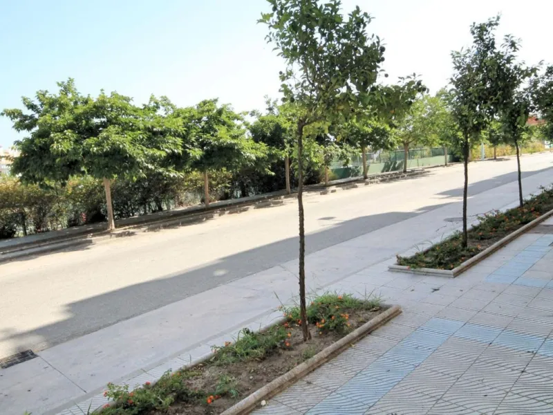 Located on the Beachside of the ever-growing popular San Pedro de Alcantara situated opposite the Gym & Padel Club this is an incredible opportunity to own this fabulous ground floor apartment situated in a prime location approx. 500 metres to the beach, 