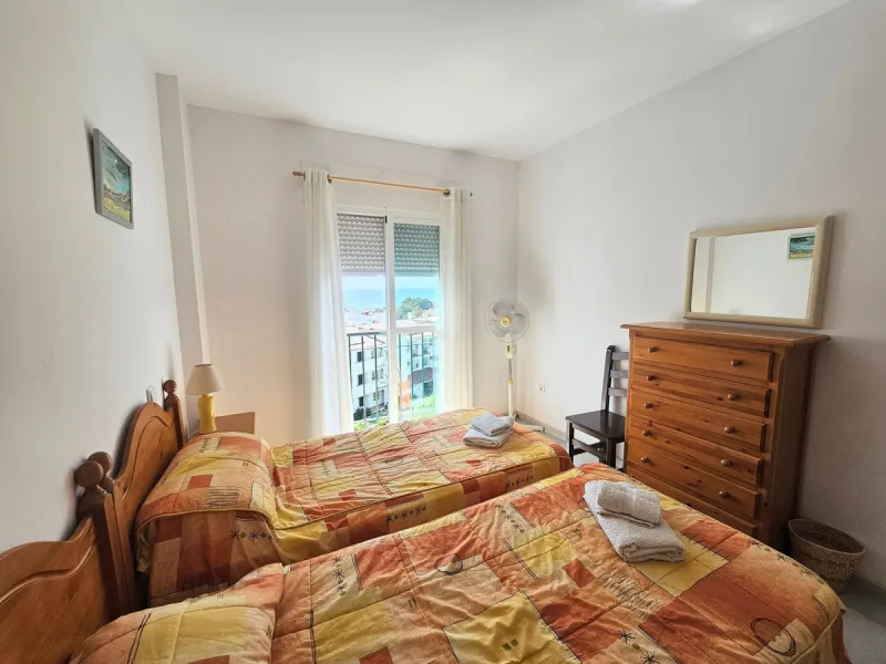 Apartment in Miraflores with fantastic sea views. It features two spacious bedrooms and two bathrooms, a fully equipped kitchen with a utility room, and a spacious living-dining room with access to a 10 m2 terrace with fantastic sea views. The complex is 