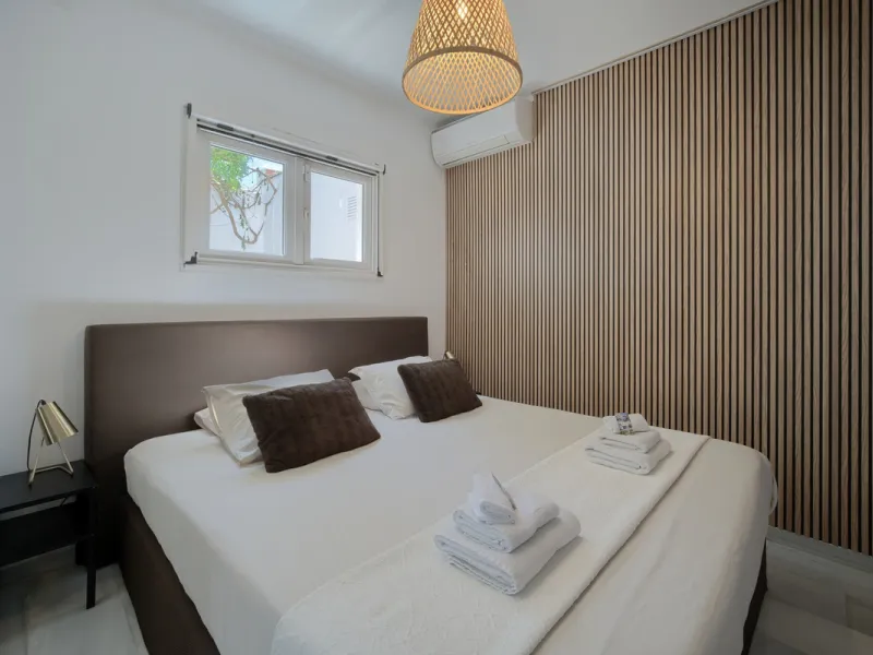 Villa for sale in , Mijas Costa with 4 bedrooms, 4 bathrooms, 4 en suite bathrooms, 1 toilet and with orientation south, with private swimming pool, private garage (2 parking spaces) and private garden. Regarding property dimensions, it has 220 m² built, 