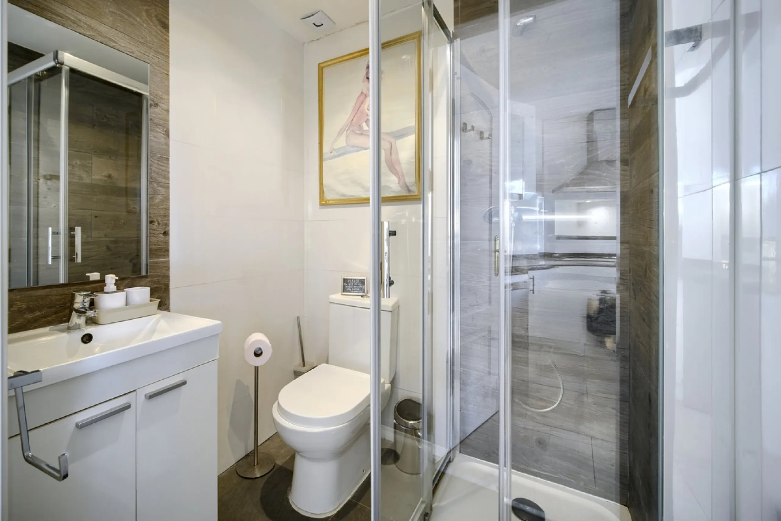 Villa for sale in , Mijas Costa with 4 bedrooms, 4 bathrooms, 4 en suite bathrooms, 1 toilet and with orientation south, with private swimming pool, private garage (2 parking spaces) and private garden. Regarding property dimensions, it has 220 m² built, 