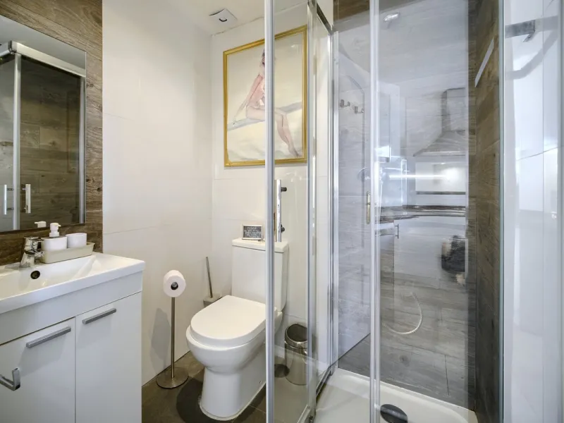 Villa for sale in , Mijas Costa with 4 bedrooms, 4 bathrooms, 4 en suite bathrooms, 1 toilet and with orientation south, with private swimming pool, private garage (2 parking spaces) and private garden. Regarding property dimensions, it has 220 m² built, 