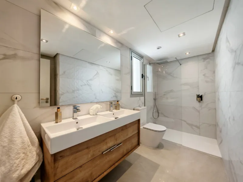 Penthouse for sale in , Mijas Costa with 3 bedrooms, 2 bathrooms, 1 on suite bathroom and with orientation south, with communal swimming pool, private garage (2 parking spaces) and communal garden. Regarding property dimensions, it has 102 m² built and 37