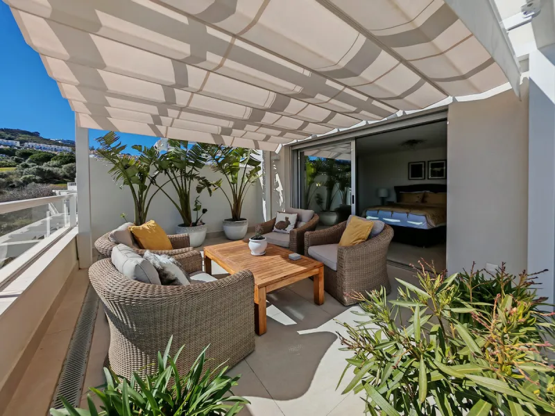 Penthouse for sale in , Mijas Costa with 3 bedrooms, 2 bathrooms, 1 on suite bathroom and with orientation south, with communal swimming pool, private garage (2 parking spaces) and communal garden. Regarding property dimensions, it has 102 m² built and 37