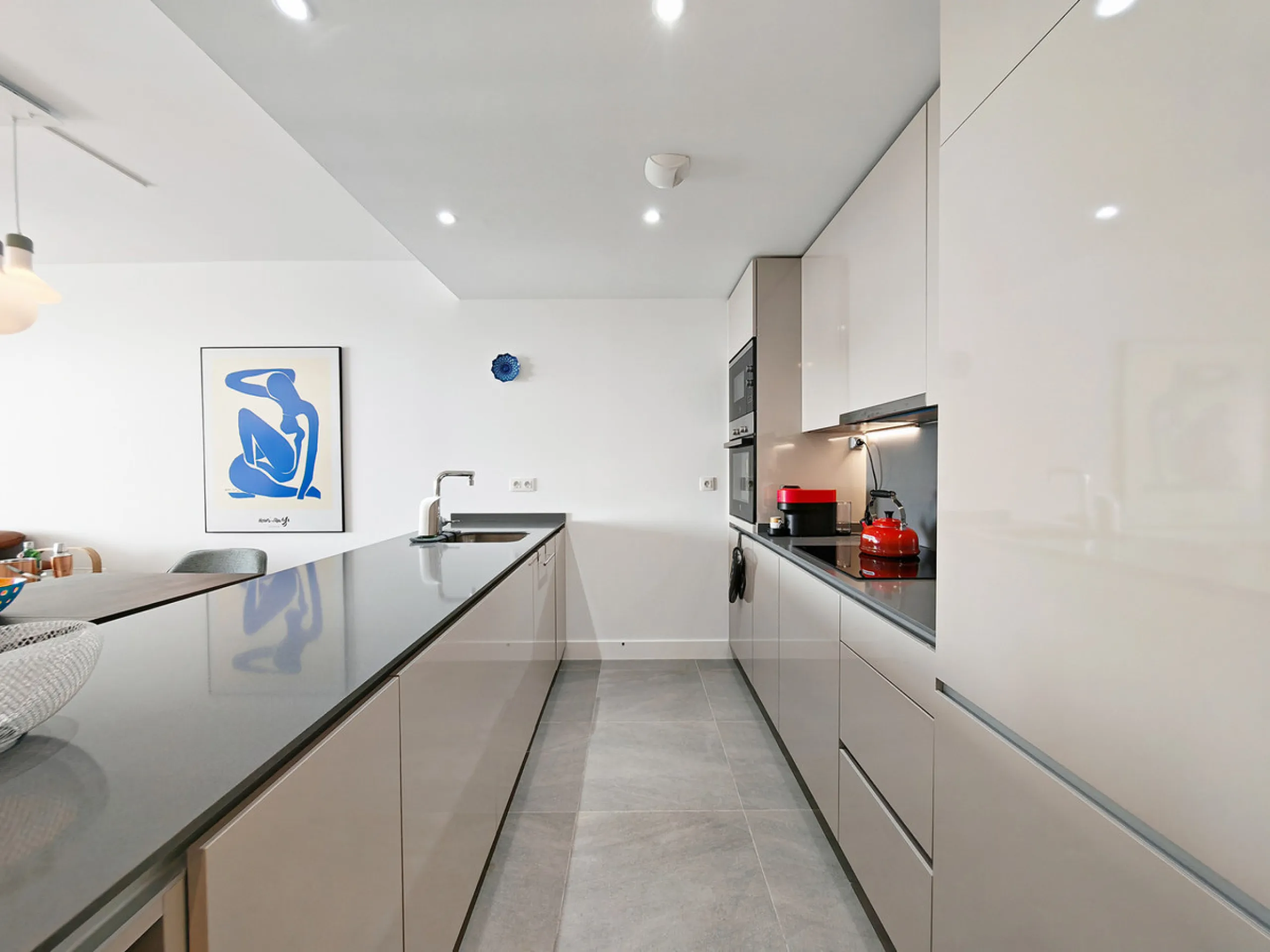 Apartment - Middle Floor Apartment в продаже в Manilva, Málaga. В доме 2 спален и 2 ванных комнат. Площадь дома 87 м²