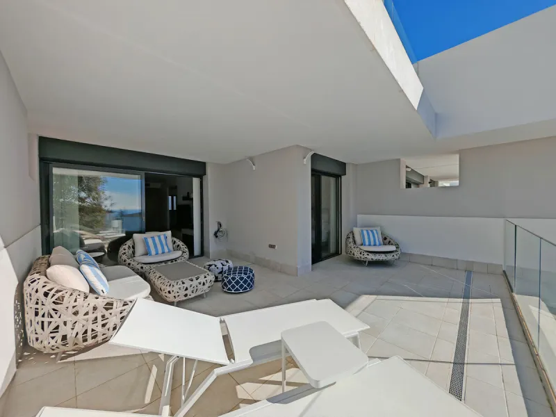 Apartment - Middle Floor Apartment в продаже в Manilva, Málaga. В доме 2 спален и 2 ванных комнат. Площадь дома 87 м²
