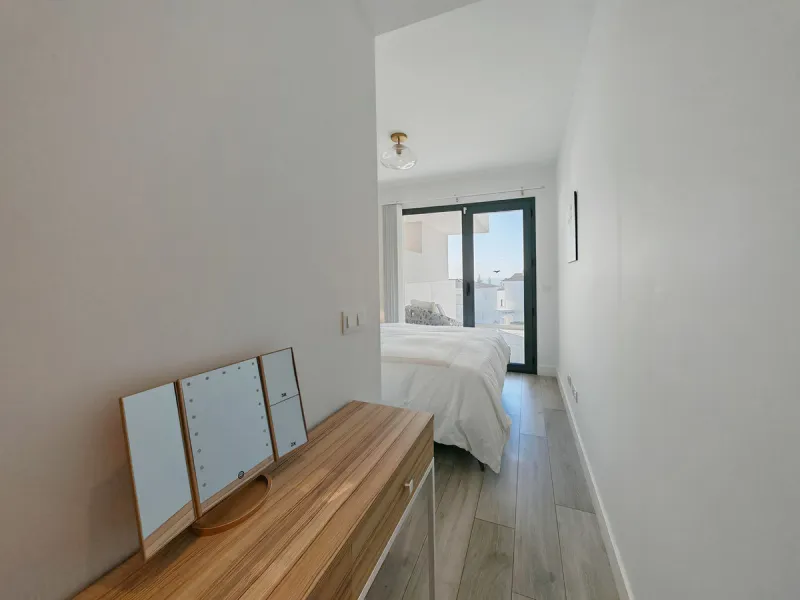 Apartment - Middle Floor Apartment в продаже в Manilva, Málaga. В доме 2 спален и 2 ванных комнат. Площадь дома 87 м²