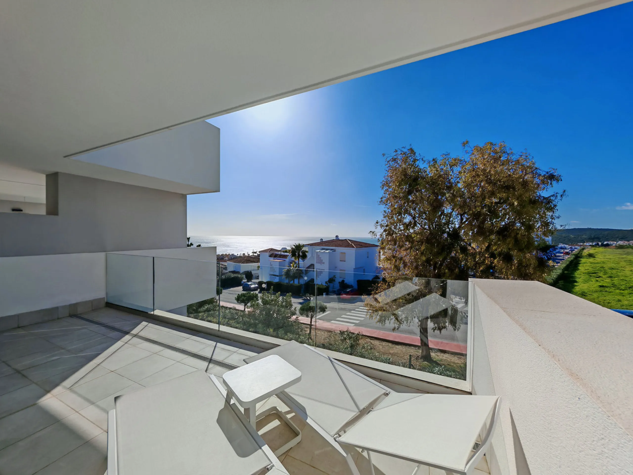 Apartment - Middle Floor Apartment в продаже в Manilva, Málaga. В доме 2 спален и 2 ванных комнат. Площадь дома 87 м²