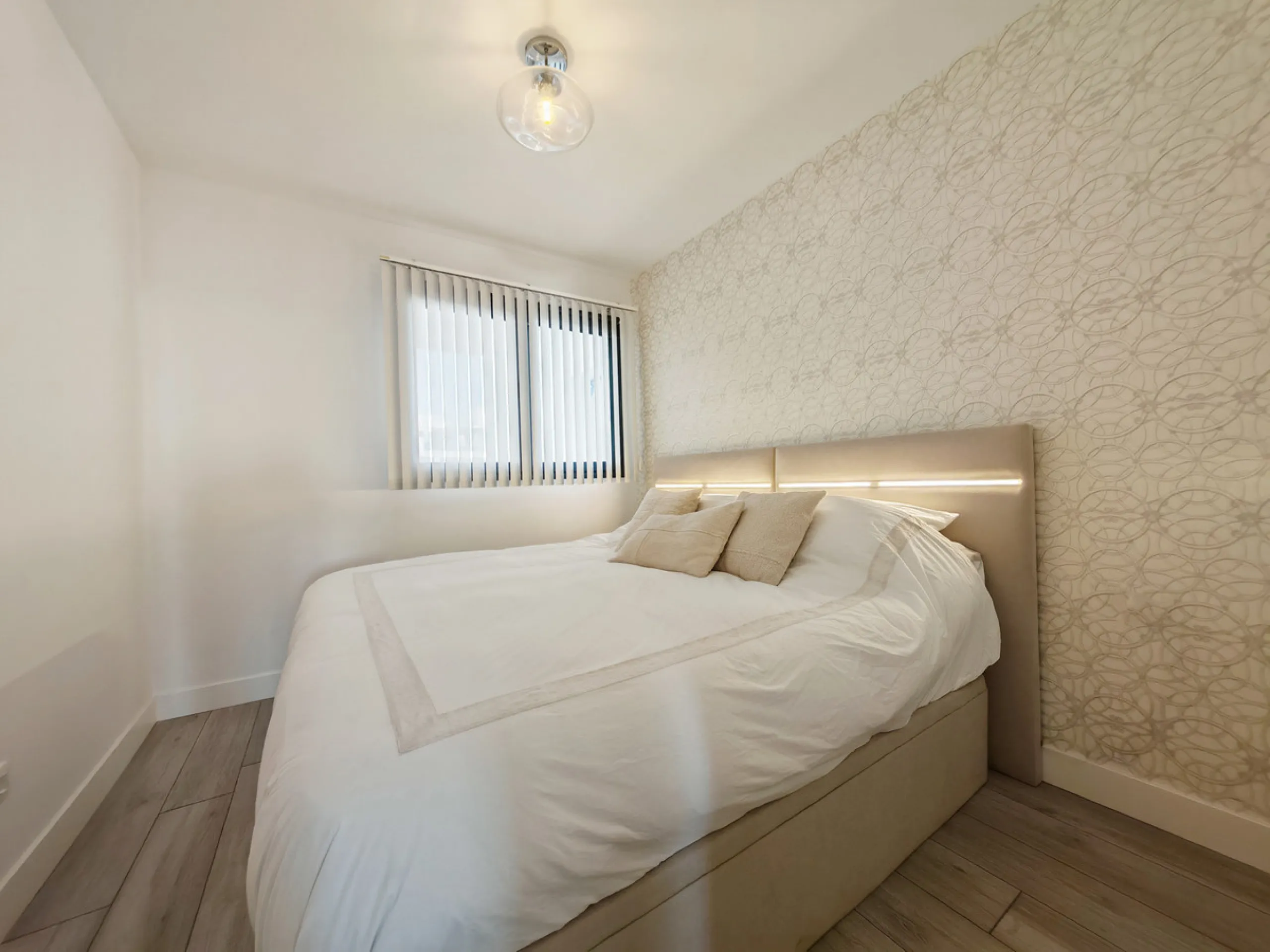 Apartment - Middle Floor Apartment в продаже в Manilva, Málaga. В доме 2 спален и 2 ванных комнат. Площадь дома 87 м²