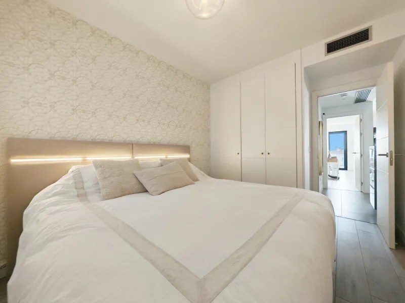 Apartment - Middle Floor Apartment в продаже в Manilva, Málaga. В доме 2 спален и 2 ванных комнат. Площадь дома 87 м²