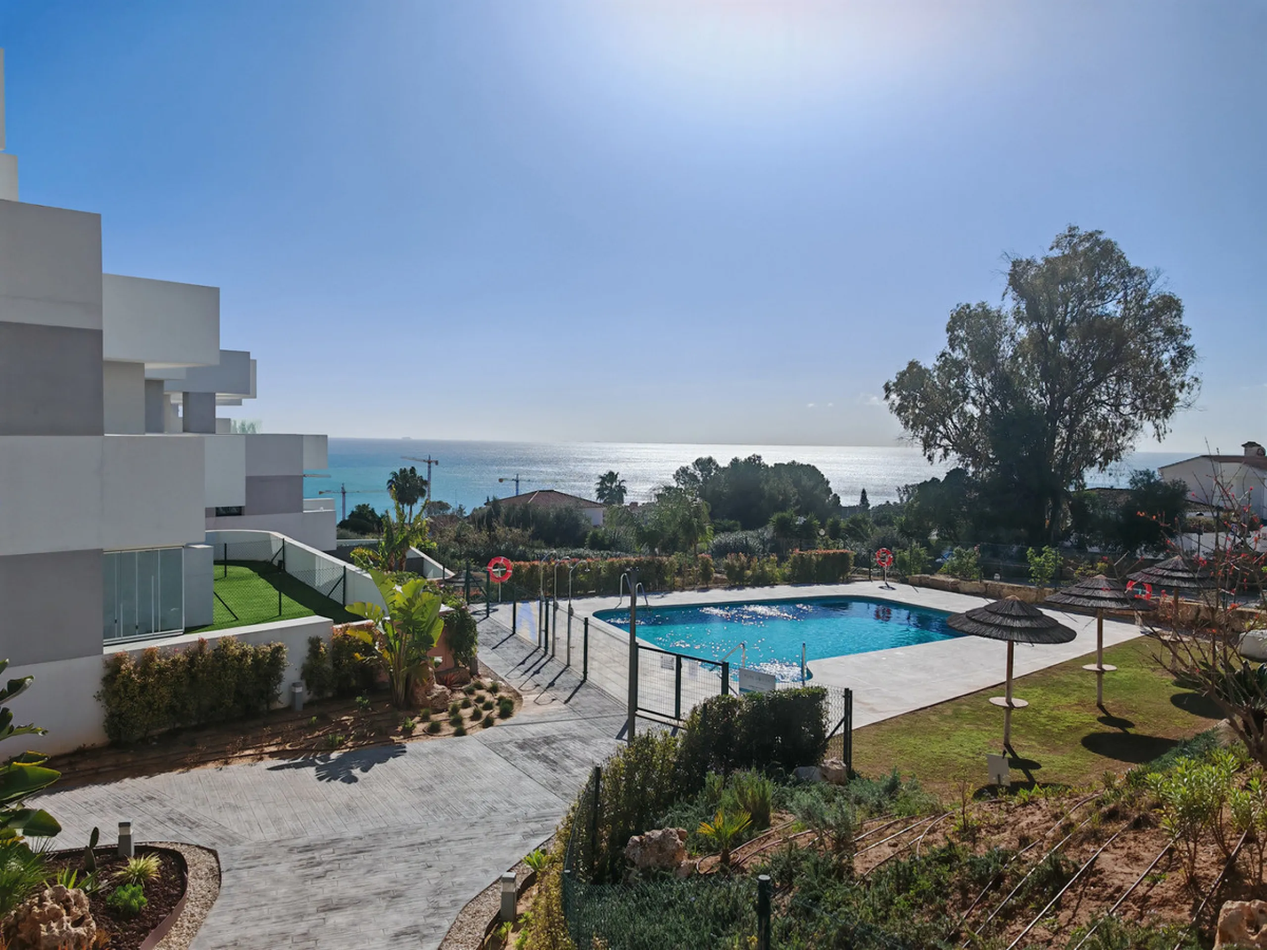 Apartment - Middle Floor Apartment в продаже в Manilva, Málaga. В доме 2 спален и 2 ванных комнат. Площадь дома 87 м²