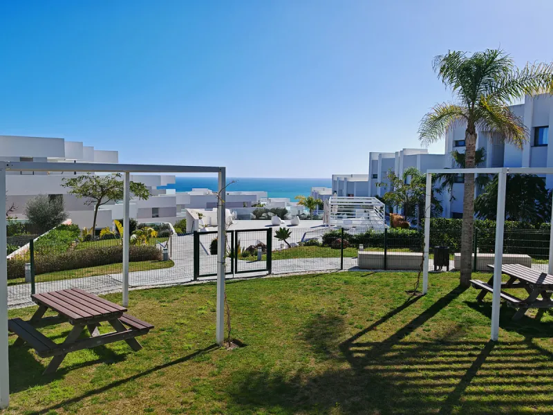 Apartment - Middle Floor Apartment в продаже в Manilva, Málaga. В доме 2 спален и 2 ванных комнат. Площадь дома 87 м²