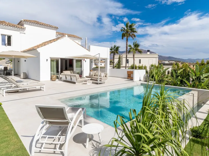 House - Detached Villa в продаже в Casares, Málaga. В доме 4 спален и 4 ванных комнат. Площадь дома 350 м². Площадь участка 950 м²