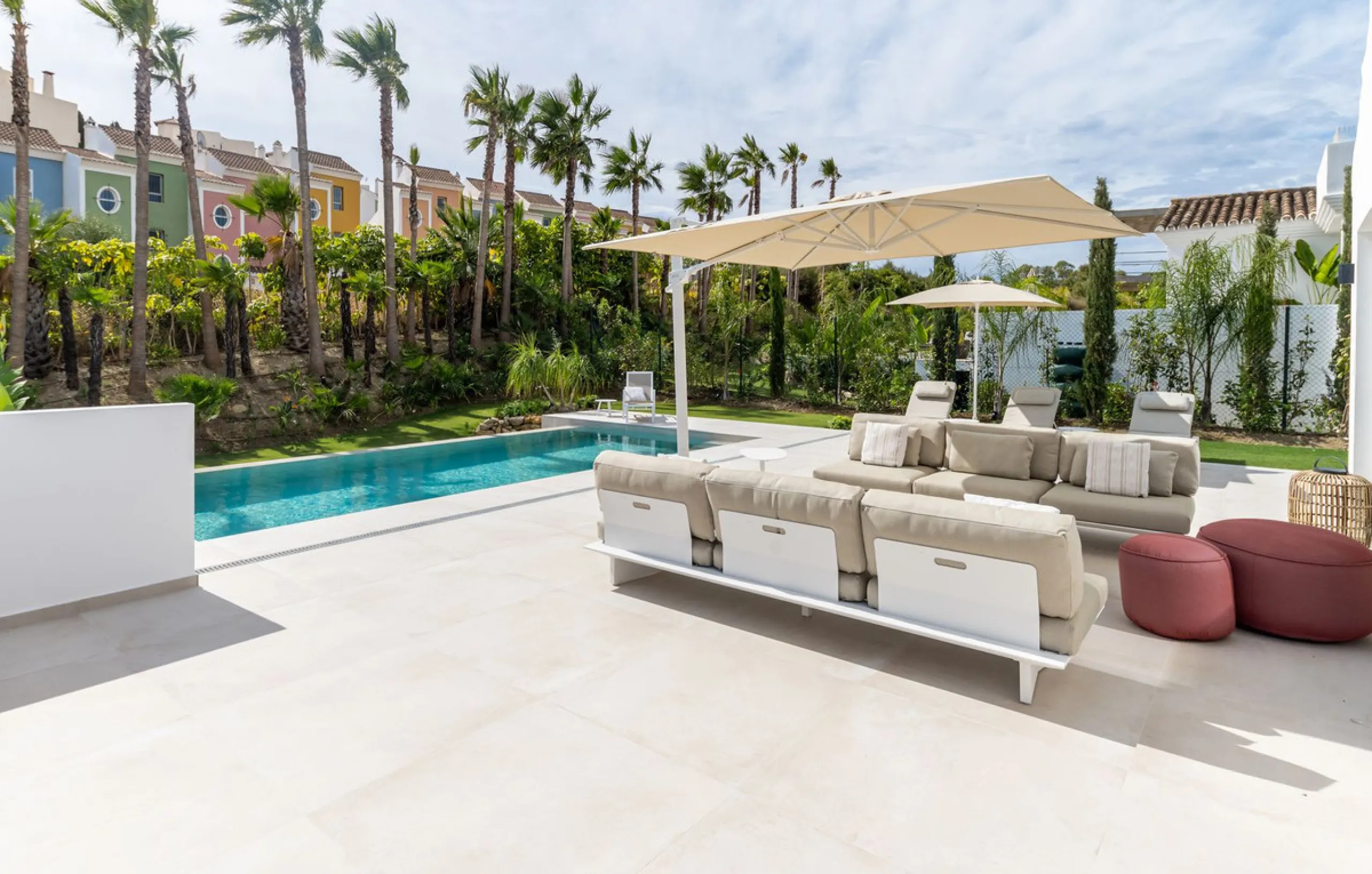 House - Detached Villa в продаже в Casares, Málaga. В доме 4 спален и 4 ванных комнат. Площадь дома 350 м². Площадь участка 950 м²