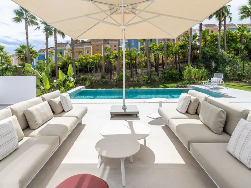 House - Detached Villa в продаже в Casares, Málaga. В доме 4 спален и 4 ванных комнат. Площадь дома 350 м². Площадь участка 950 м²