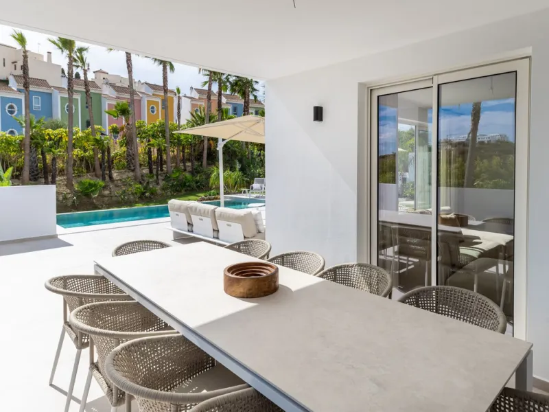House - Detached Villa в продаже в Casares, Málaga. В доме 4 спален и 4 ванных комнат. Площадь дома 350 м². Площадь участка 950 м²