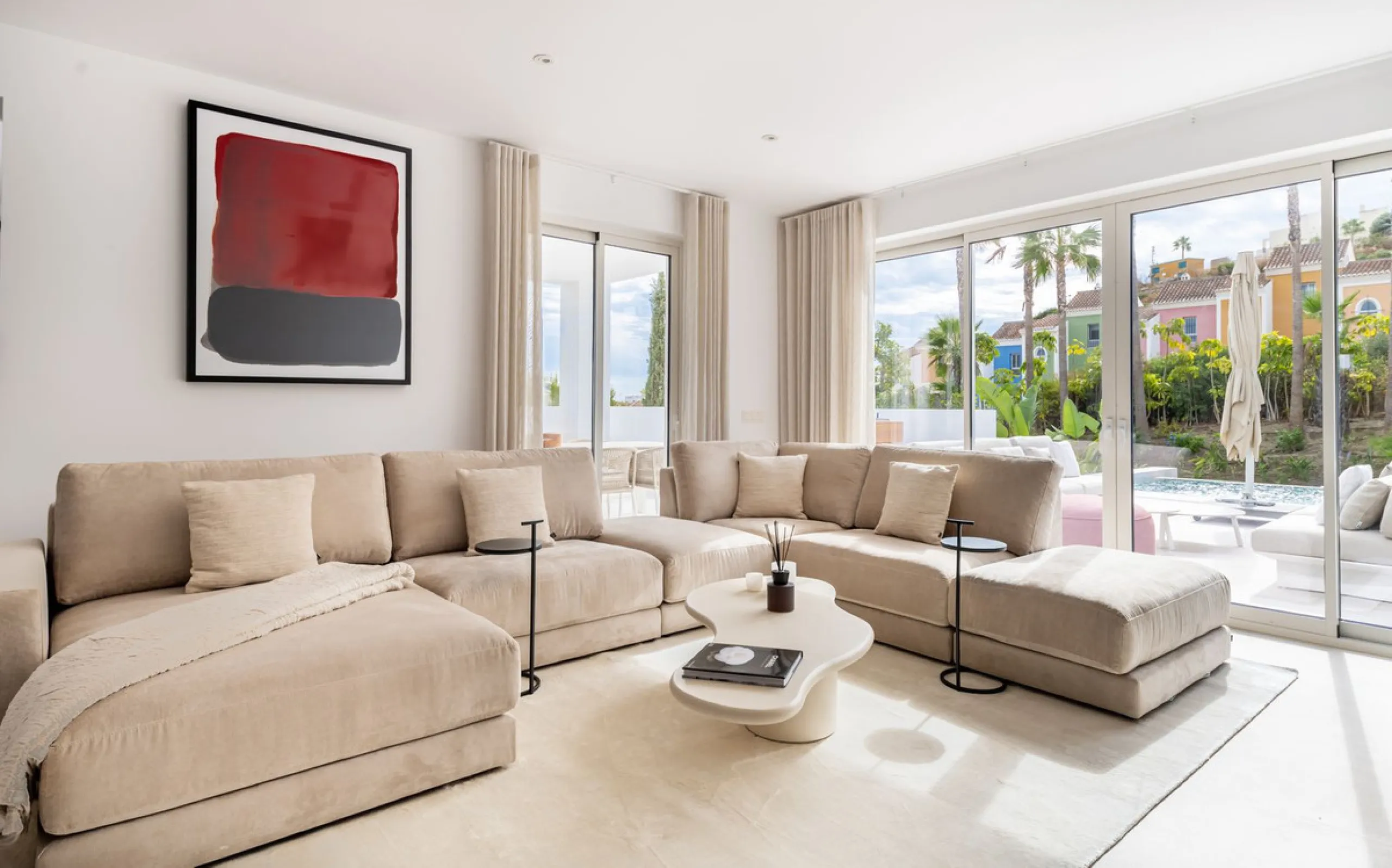 House - Detached Villa в продаже в Casares, Málaga. В доме 4 спален и 4 ванных комнат. Площадь дома 350 м². Площадь участка 950 м²