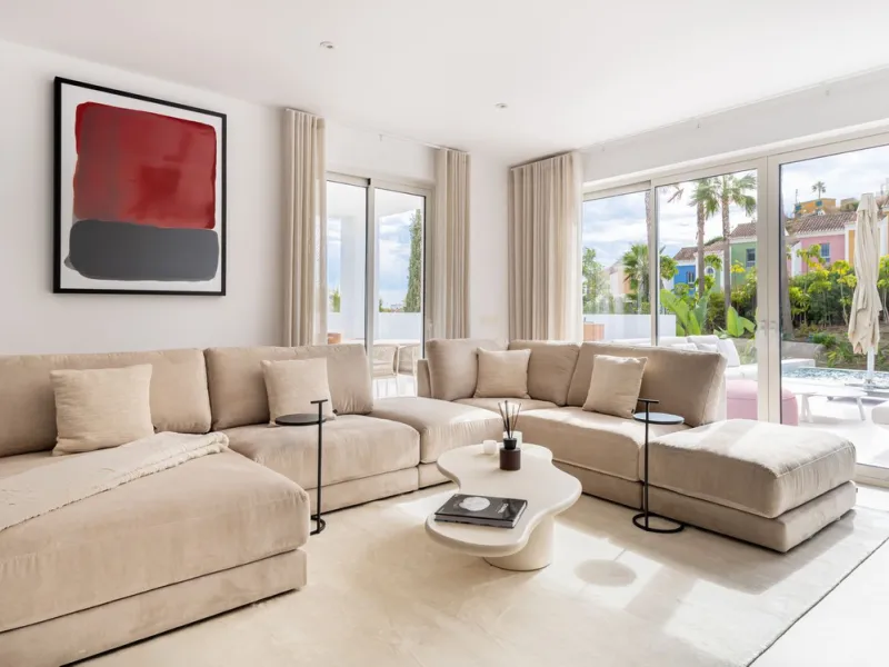 House - Detached Villa в продаже в Casares, Málaga. В доме 4 спален и 4 ванных комнат. Площадь дома 350 м². Площадь участка 950 м²