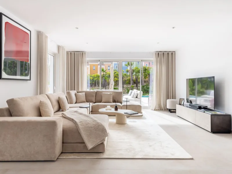 House - Detached Villa в продаже в Casares, Málaga. В доме 4 спален и 4 ванных комнат. Площадь дома 350 м². Площадь участка 950 м²