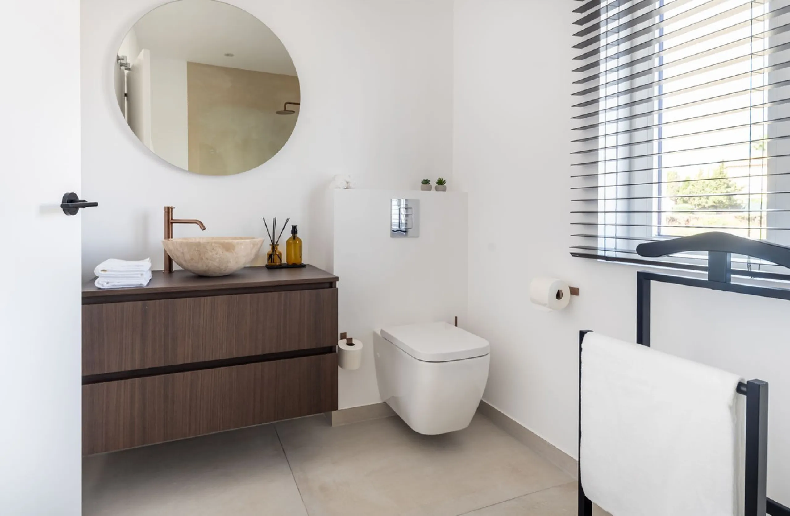 House - Detached Villa в продаже в Casares, Málaga. В доме 4 спален и 4 ванных комнат. Площадь дома 350 м². Площадь участка 950 м²