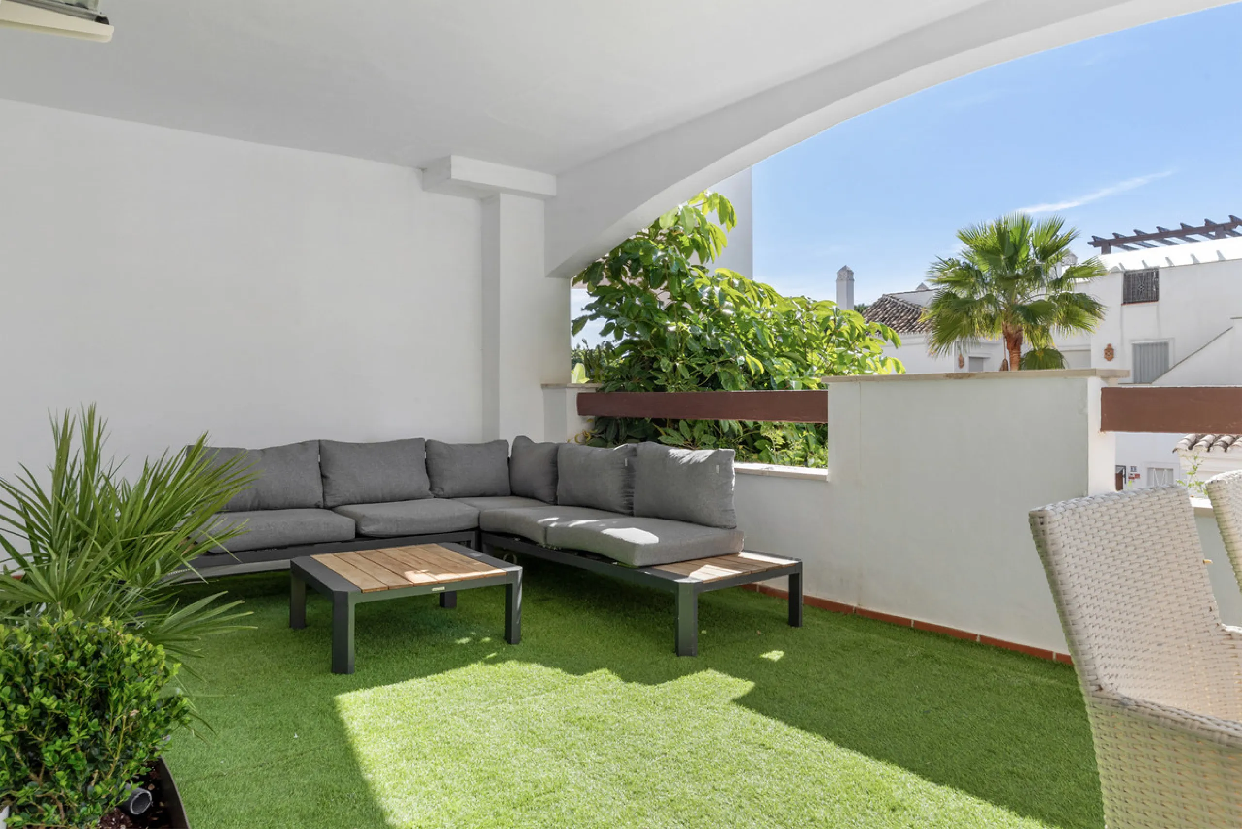 Fully Renovated 3-Bedroom Apartment in Aloha Royal, Nueva Andalucía, Marbella