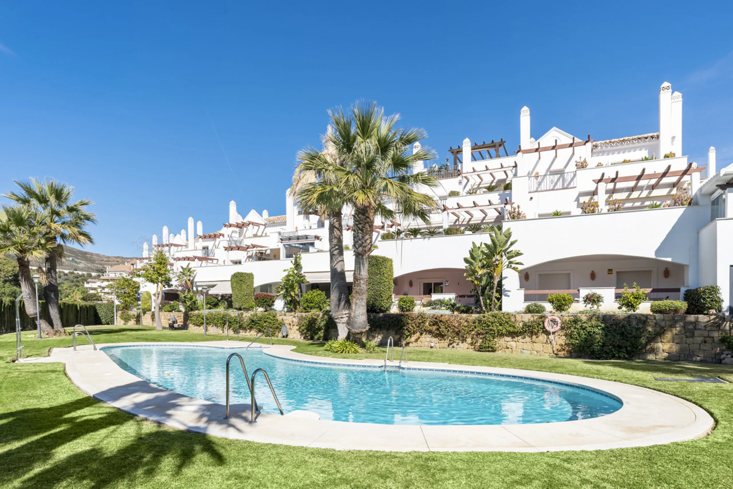 Fully Renovated 3-Bedroom Apartment in Aloha Royal, Nueva Andalucía, Marbella