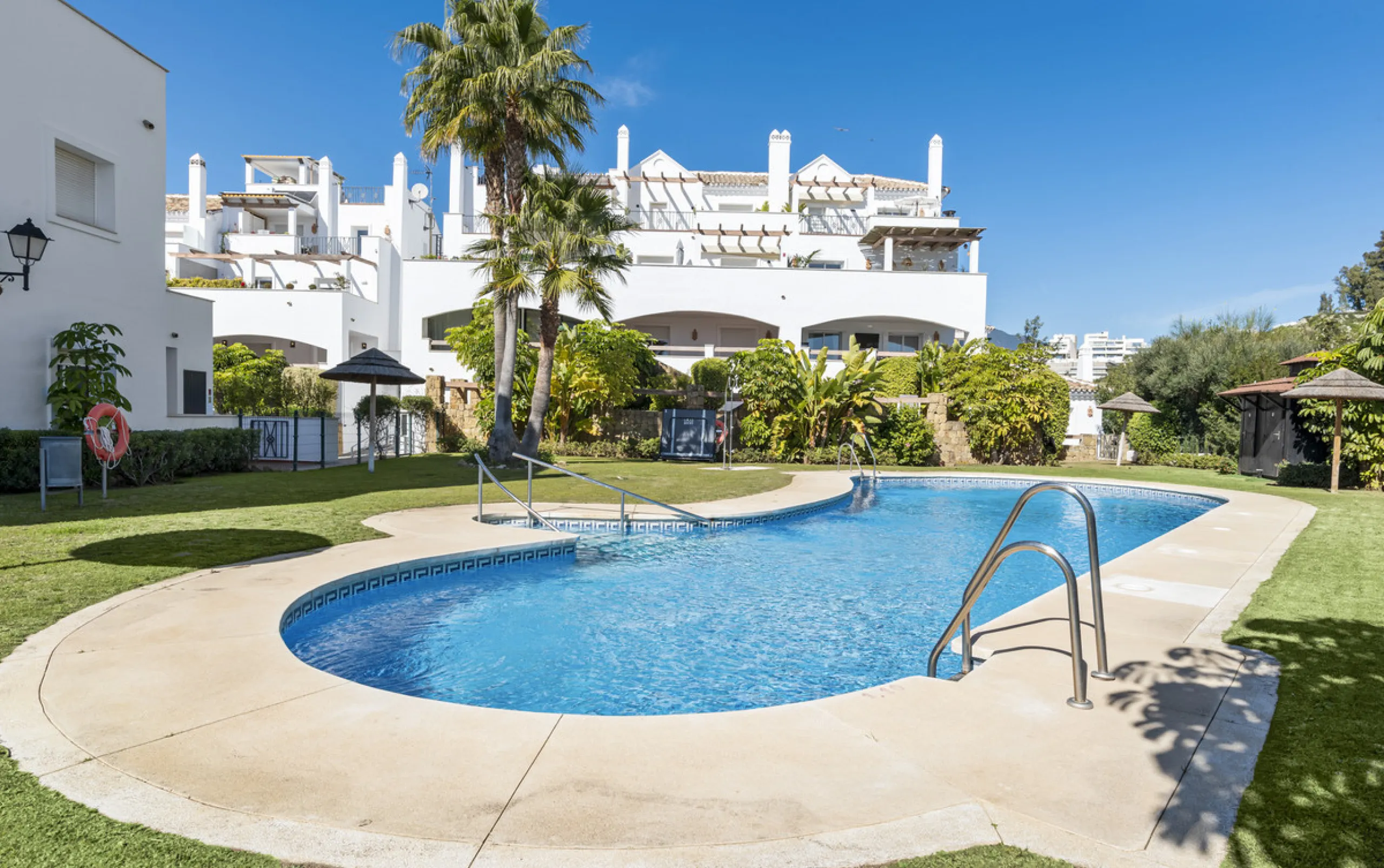 Fully Renovated 3-Bedroom Apartment in Aloha Royal, Nueva Andalucía, Marbella