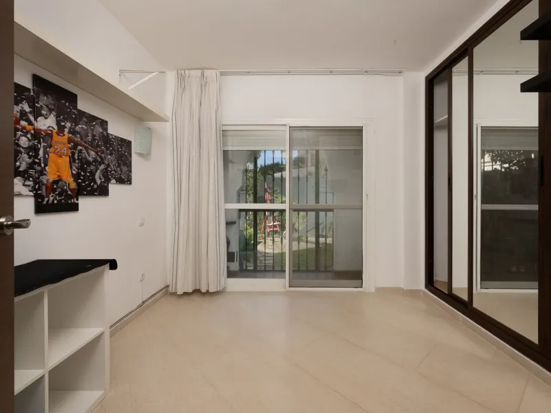 Beautifully Refurbished 2-Bedroom Apartment Located in the heart of Calahonda within the highly sought-after Centro Comercial El Zoco area, this beautifully refurbished 2-bedroom, 1-bathroom apartment offers the perfect blend of comfort, style, and conven