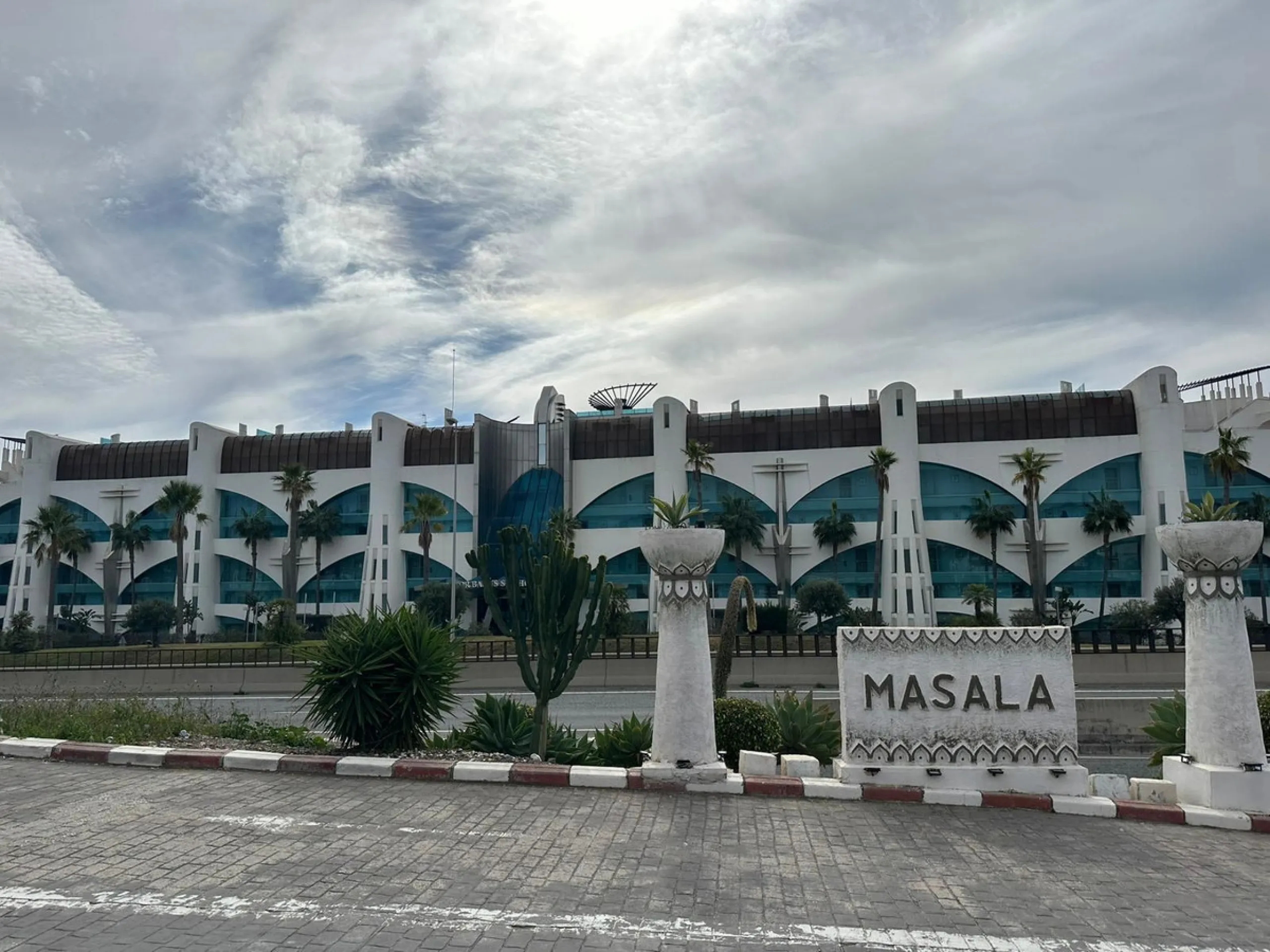 Commercial premises with rental income located on the Mediterranean Highway N-340, km 167, in Estepona (Málaga), Spain. The property is currently leased and operating as a SUPERCOR supermarket, representing a stable investment opportunity.