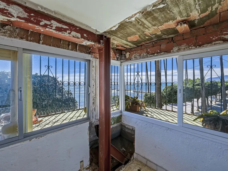 Apartment - Penthouse в продаже в Marbella, Málaga. В доме 5 спален и 3 ванных комнат. Площадь дома 215 м²
