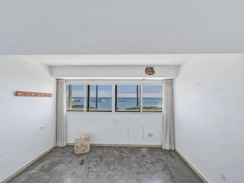 Apartment - Penthouse в продаже в Marbella, Málaga. В доме 5 спален и 3 ванных комнат. Площадь дома 215 м²
