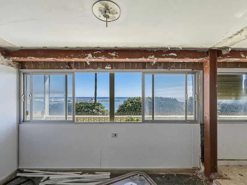Apartment - Penthouse в продаже в Marbella, Málaga. В доме 5 спален и 3 ванных комнат. Площадь дома 215 м²