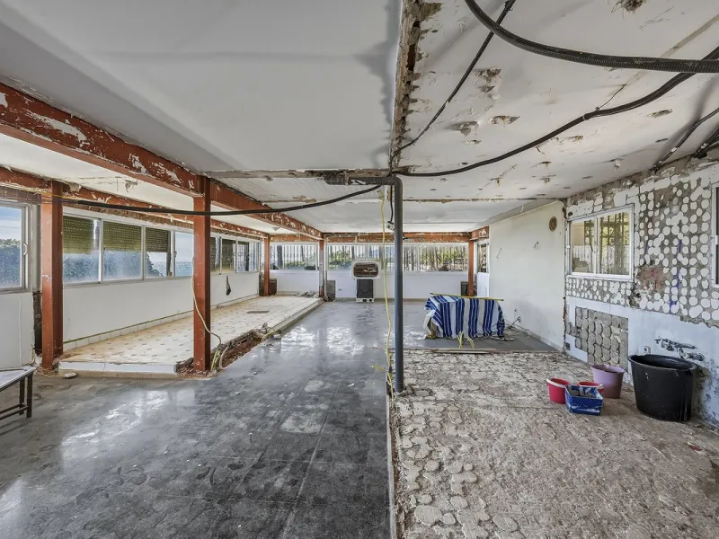 Apartment - Penthouse в продаже в Marbella, Málaga. В доме 5 спален и 3 ванных комнат. Площадь дома 215 м²